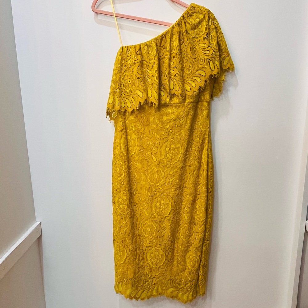 Jax Black Label yellow lace one shoulder dress size 8 designer